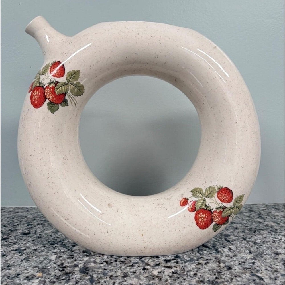 CottageCore Strawberry Ceramic Donut Vase Speckled Cream Circular Bud‎ Vase